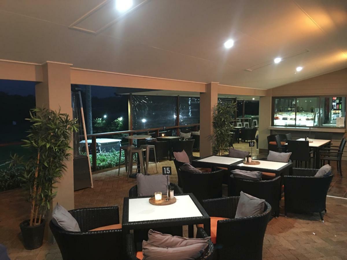 Fairway Village @ Windaroo Lakes Golf Club Екстериор снимка